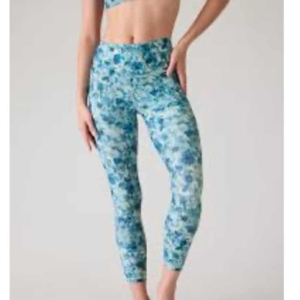 ATHLETA Salutation Stash Pocket Printed 7/8 Tight Riptide Grey Watercolor Sz S